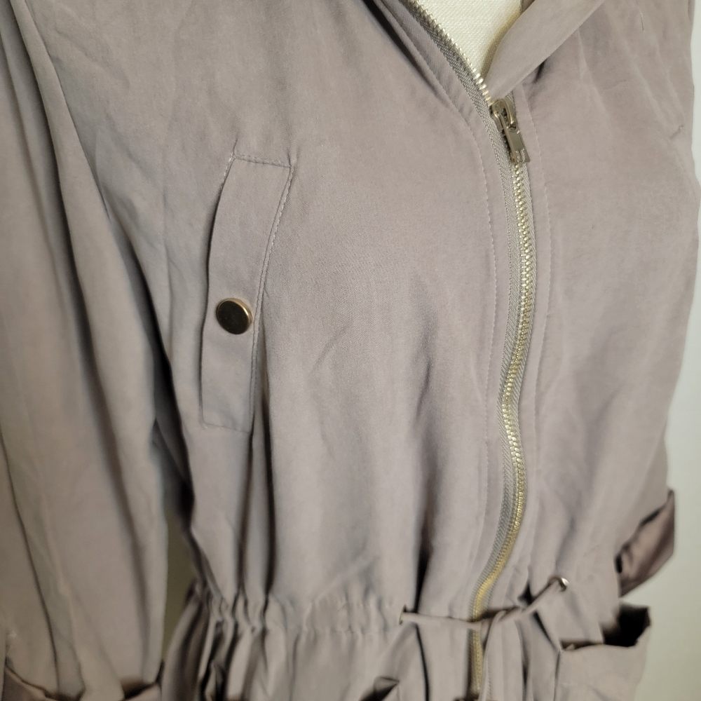 Light brown jacket. - Picture 9 of 13